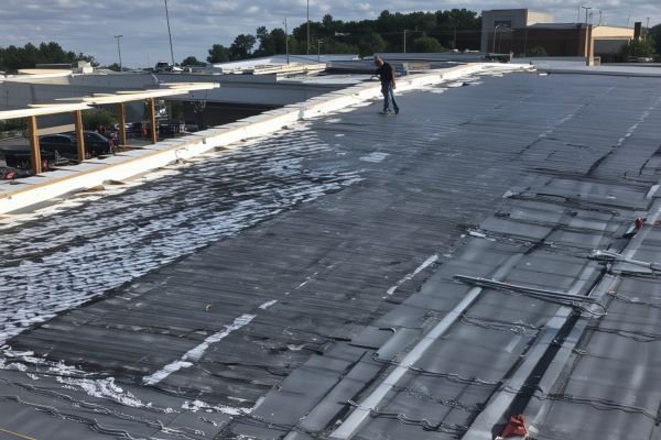 Retail store roof installation